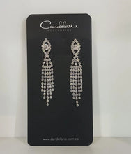 Cargar imagen en el visor de la galería, ARETAS ELEGANTES MUJER - DOLORES
