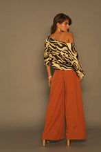 Cargar imagen en el visor de la galería, BLUSA ELEGANTE MUJER - CARMEN
