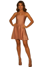 Cargar imagen en el visor de la galería, Vestido corto mujer - Gracia
