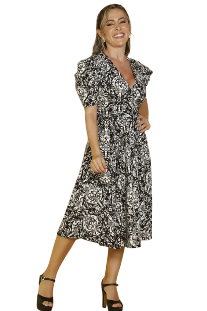 Vestido corto ejecutivo moderno